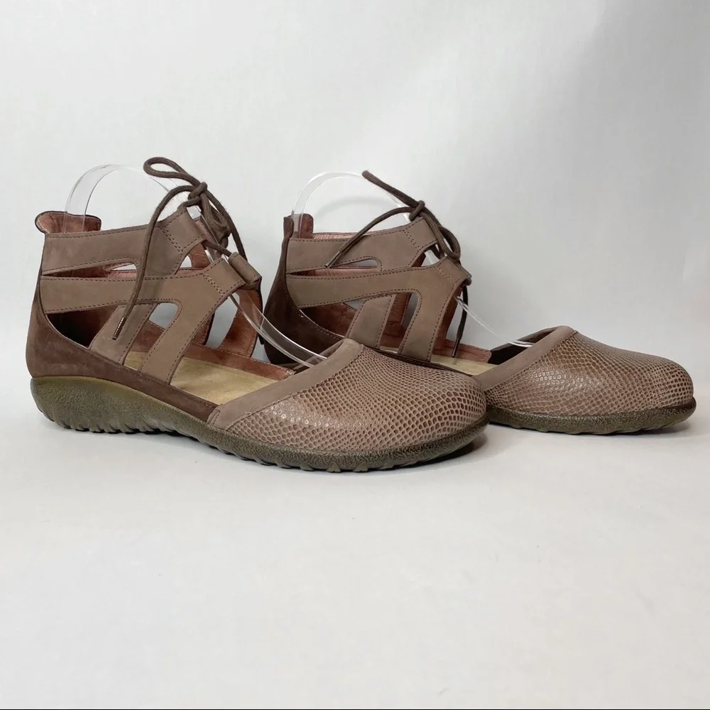 Brown Women's Shoes - Picture 1 of 11